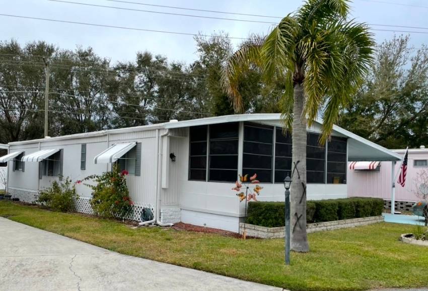 Winter Haven, FL Mobile Home for Sale located at 5 Temple Circle Orange Manor East